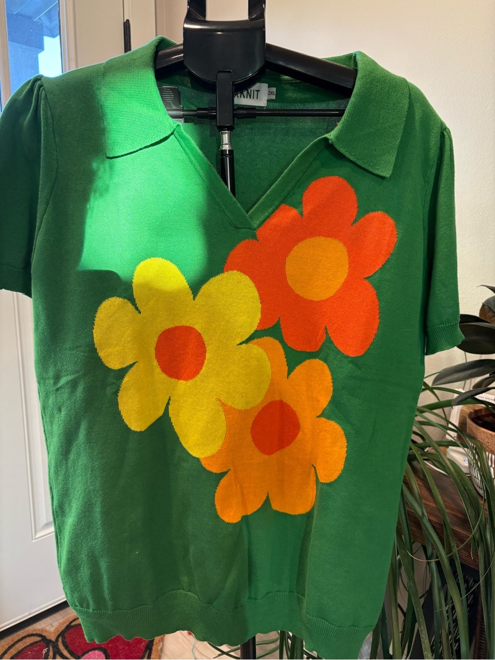 Green Floral V-Neck Sweater with Collared Neckline